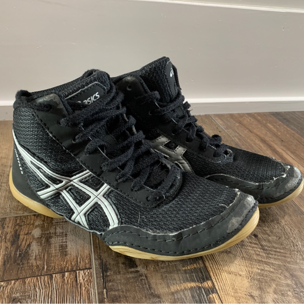 Youth wrestling shoes